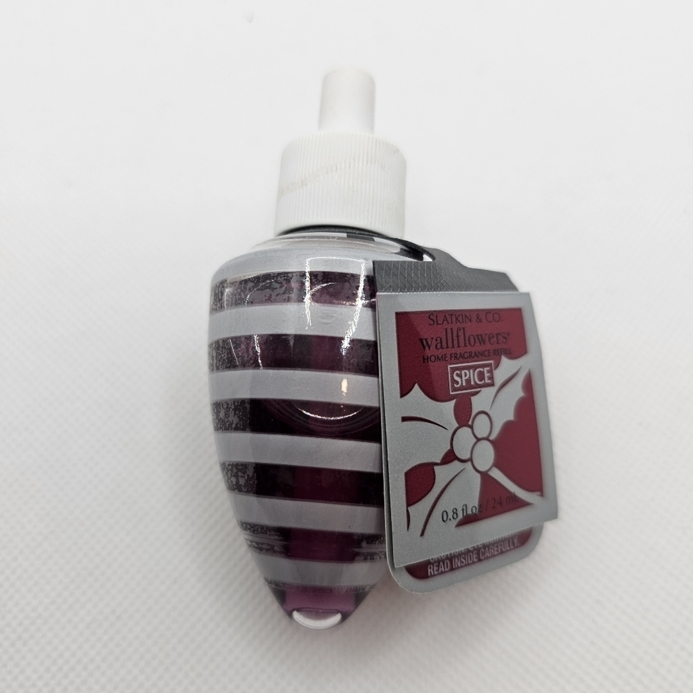 ⭐️40% Off⭐️ Bath & Body Works Wallflower Refill Holiday Scents Bundle of 5 - Picture 4 of 6